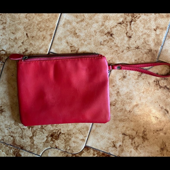 NWT Vegan leather wristlet - Picture 2 of 5